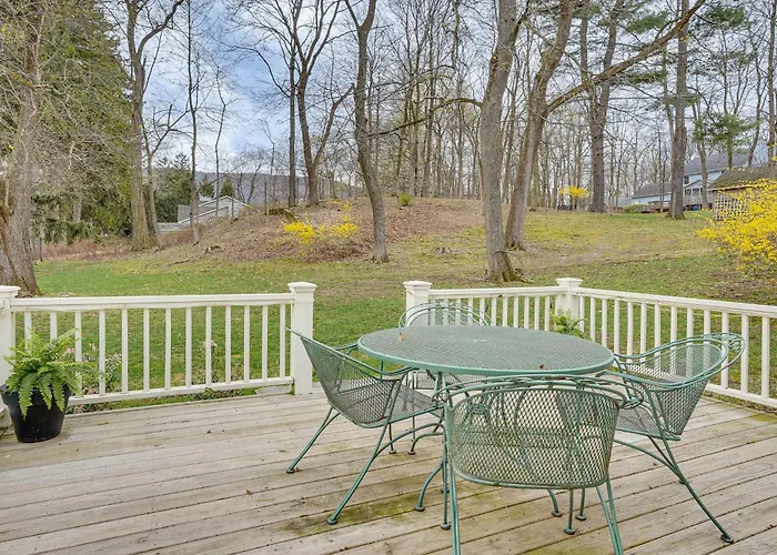 Historic 1800S Cornwall-On-Hudson Cottage!